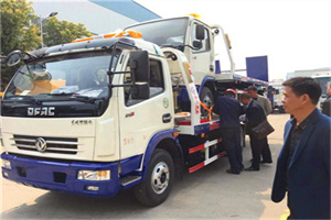 召陵汽车道路救援拖车价格
